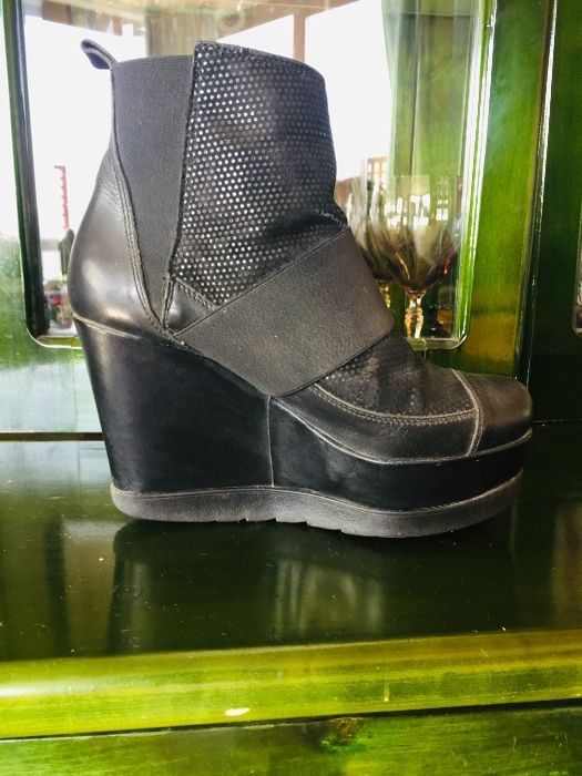 Дамски боти на платформа от естествена кожа