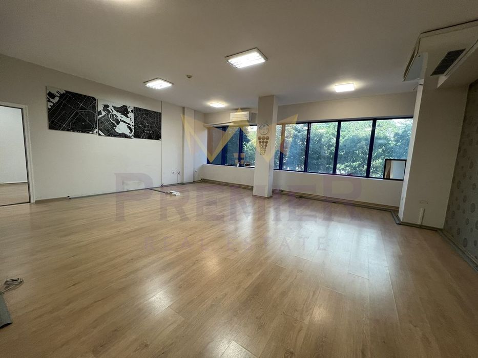 Дава се под наем Офис в Варна, Лятно кино Тракия - 90 кв.м за 1000 € - Снимка #1