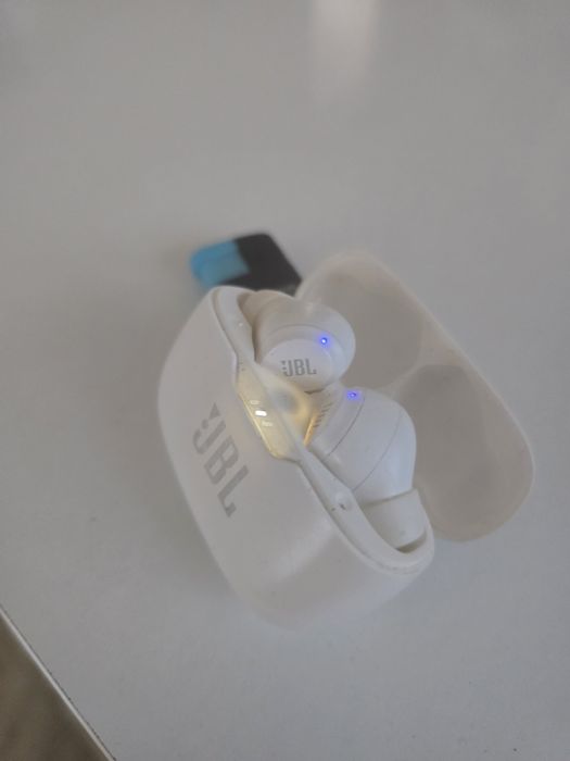 Безжични слушалки JBL