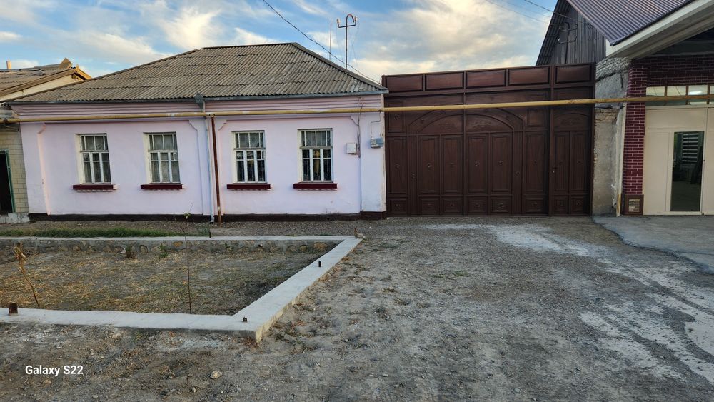 Шахар марказидан ховли