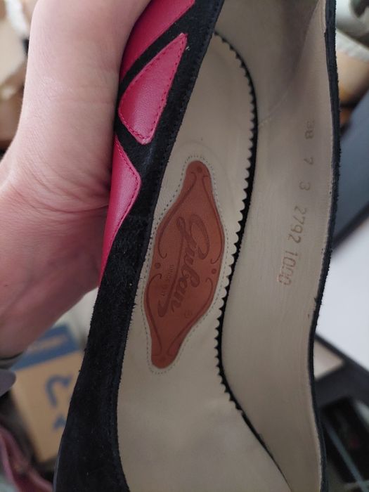 Pantofi piele Guban 38, impecabili