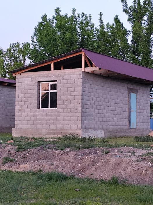 2 участка с времянками