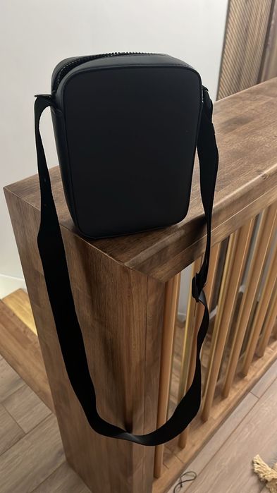 TOMMY HILFIGER бренд продаю сумку