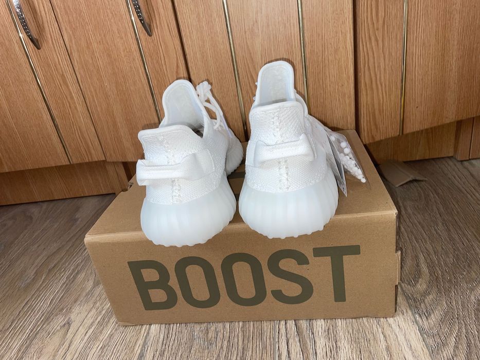 adidas Yeezy Boost 350 v2