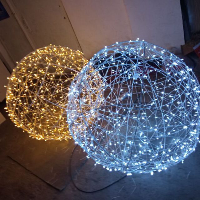 Новогоднее оформление фасадов зданий магазинов домов офисов