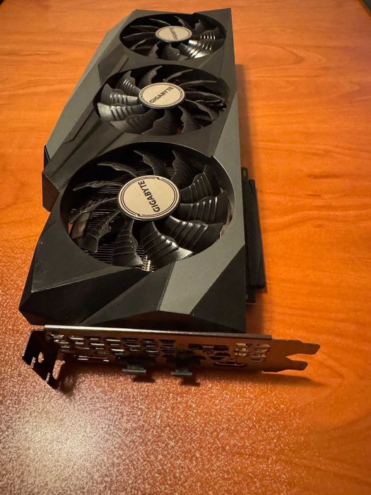 Gigabyte RTX 3080 Gaming OC 10GB – Кутия, Фактура, Студено помещение