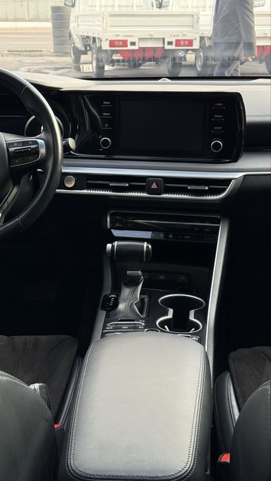 Kia K5 Prestige sotiladi