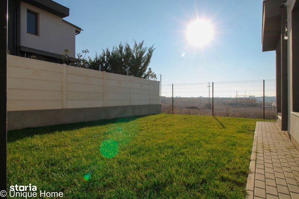 Pipera: Vila tip duplex, pe malul lacului!