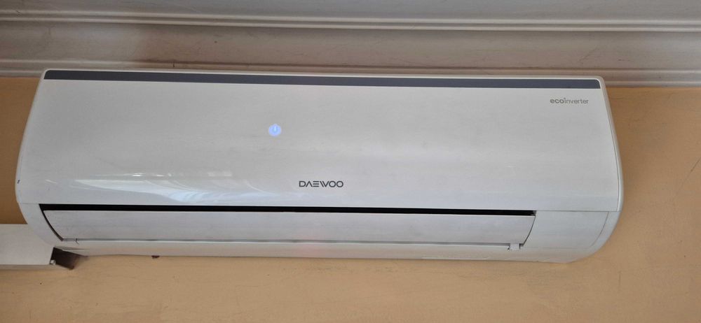 Продавам инверторен  климатик Daewoo от енергиен клас А++