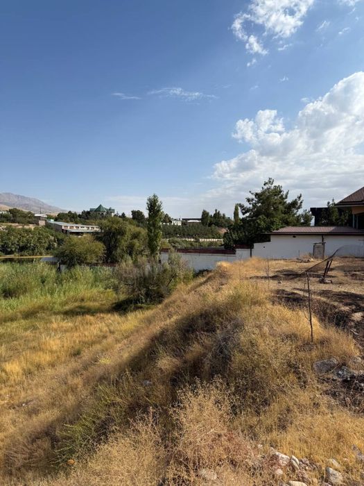 Продается земля , 4 и 6 соток. 2 участка