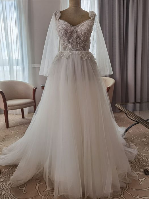 Rochie de mireasa Reya couture Iasi cadou accesoriu păr