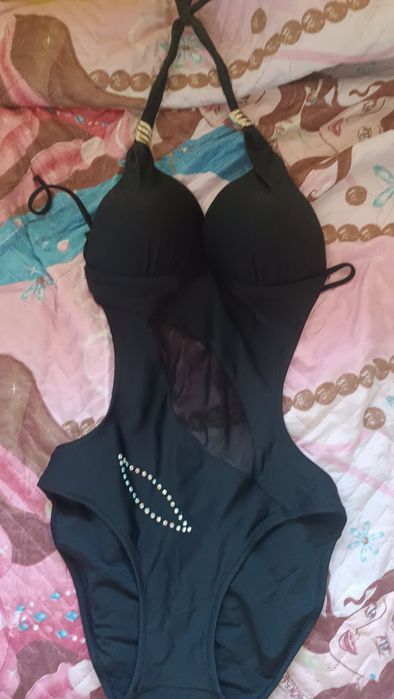 Продавам  цели Бански