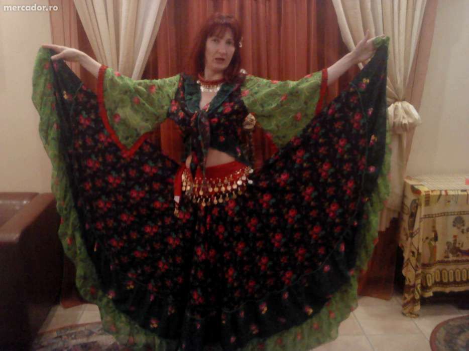 Costum de dama tiganesc