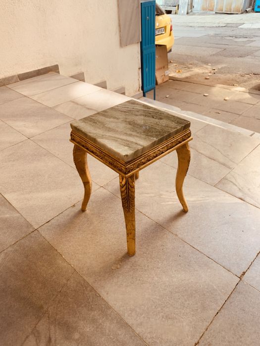 Винтидж масичка в стил Louis XV / Rococo с масивен мраморен плот