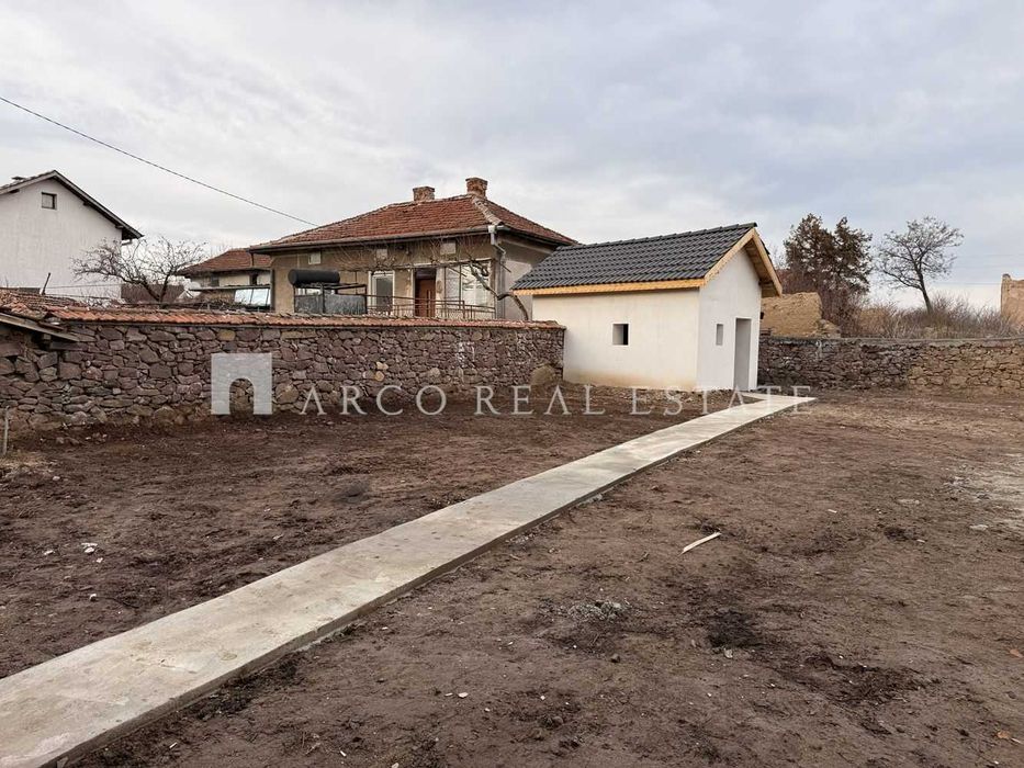 Продава се Къща в с. Богданлия, Област София-област - 160 кв.м за 1613 €/кв.м - Снимка #2