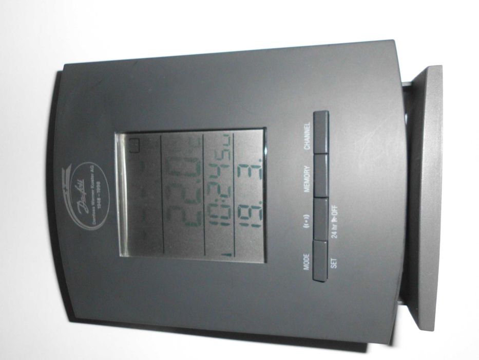 Ceas digital de birou afisaj LCD/data /temp interior - ext/ 2 alarme