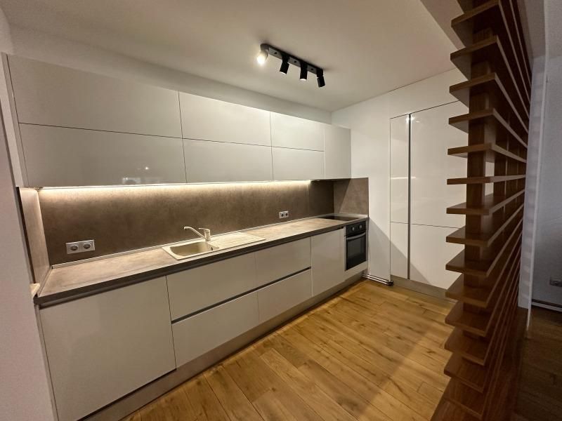 Дава се под наем Двустаен апартамент в София, Бъкстон - 85 кв.м за 877.71 € - Снимка #3