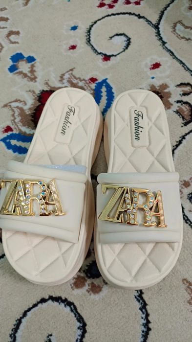 Бренд шлёпкалар .