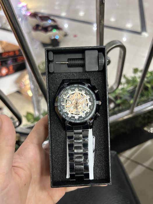 Наручные часы от бренда Rick