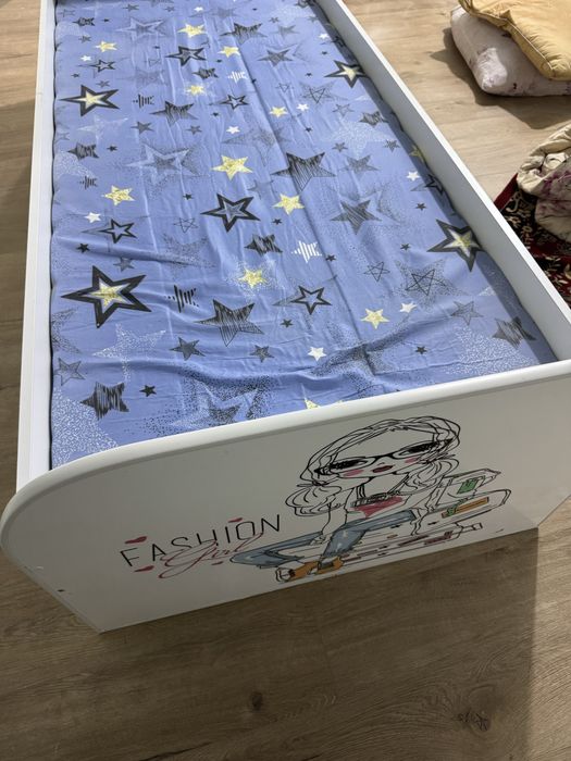 Продам кроват для девачек