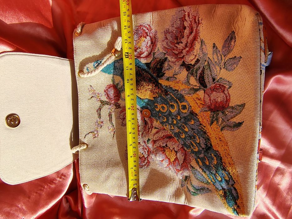 Ghiozdan brodat cu flori, nou