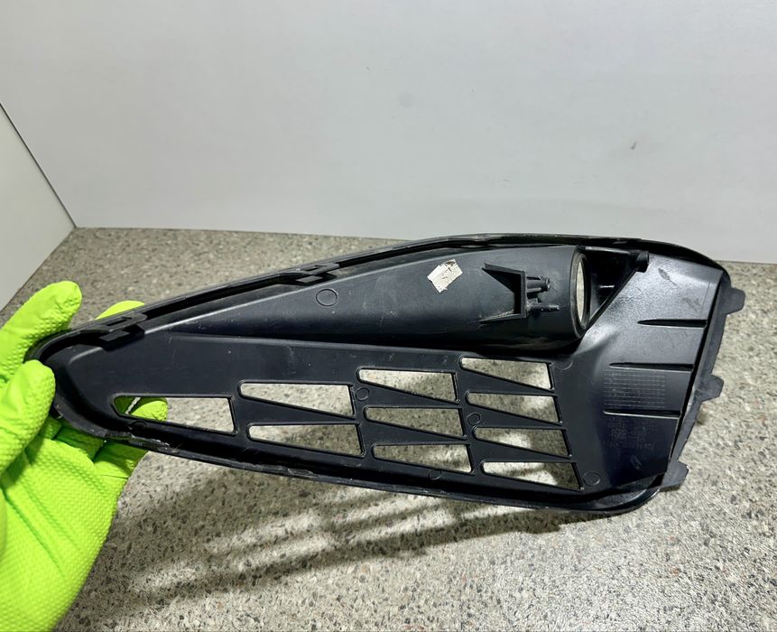 Grila HYUNDAI I30 III stânga