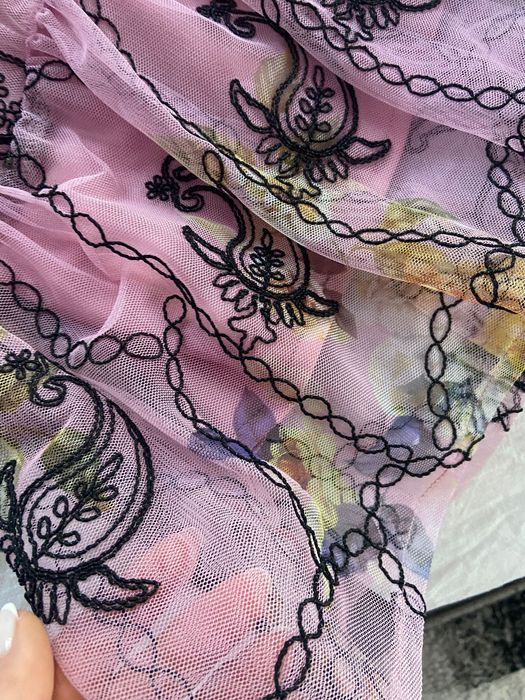 Стилна рокля до под коляното