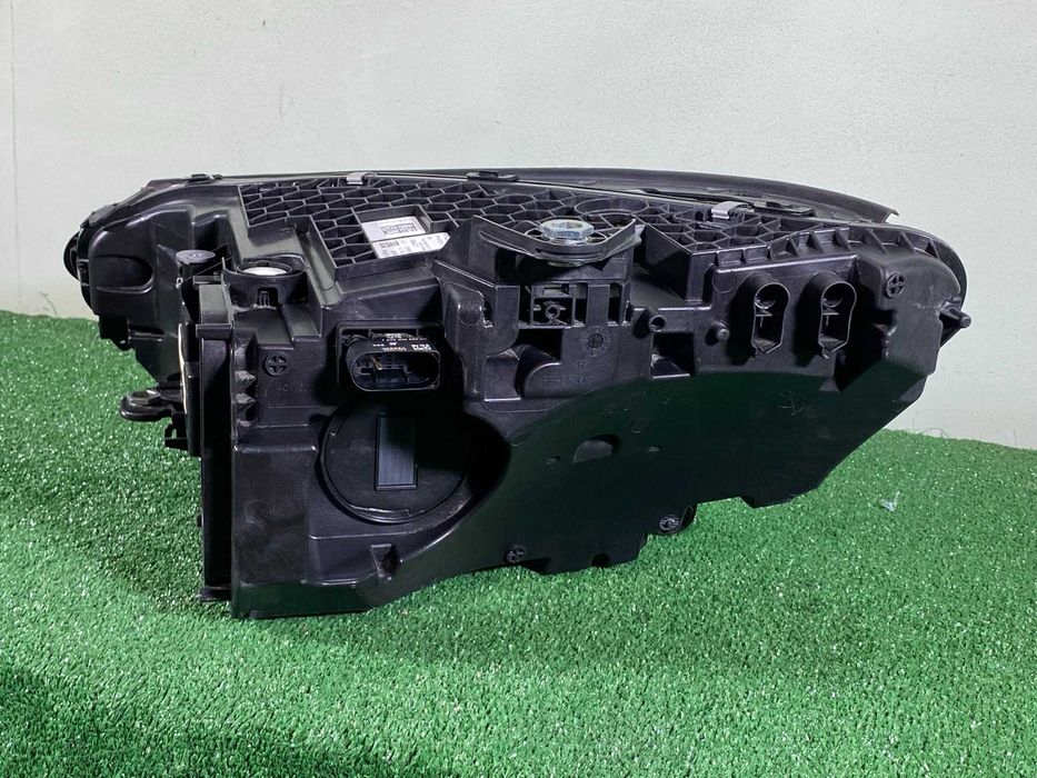 фар десен Mercedes EQE V295 HIGH Performance 2022-2025 г. #1037V