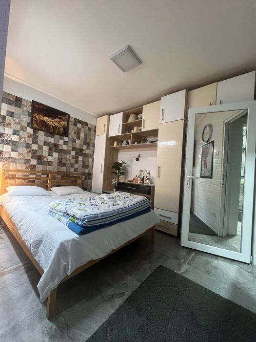 proprietar inchiriez garsoniera, zona Colentina, vedere panoramica par