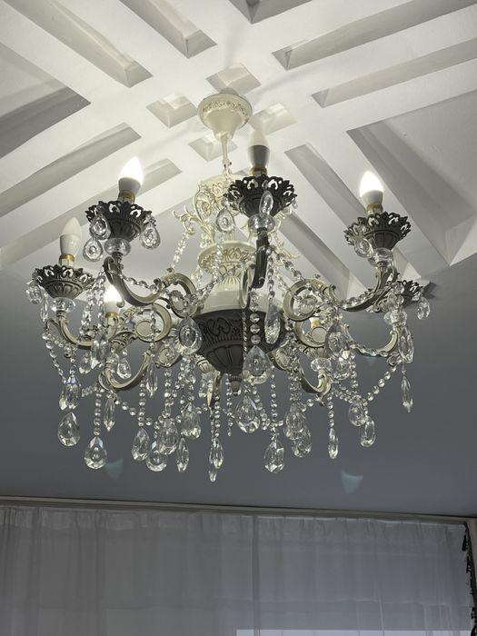 6-рожковая люстра