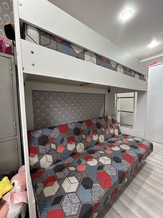 Продается детский двухъярусный кровать