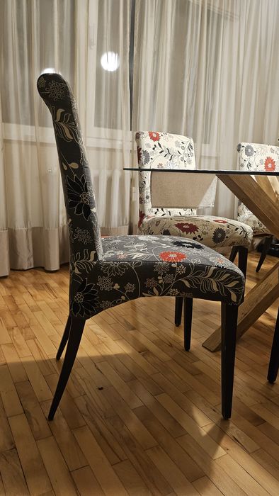 4 ÷ 2  стола за трапезария