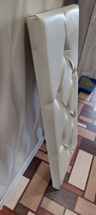 Изголовье кровати