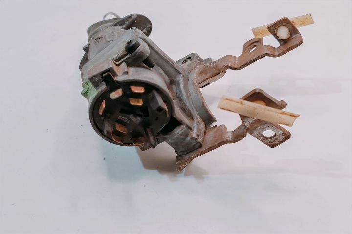 Contact Pornire  cu Cheie 4B0905851A Volkswagen VW Golf a 4-a generat