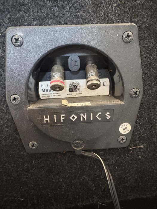 Продавам комплект Hifonics + JBL – усилвател + 2 бас каси