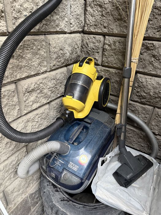 Холодильник плюс два пылесоса