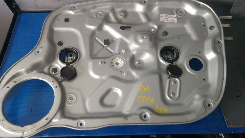 macara usa dreapta fata kia ceed 2007-2012 82480-1h060