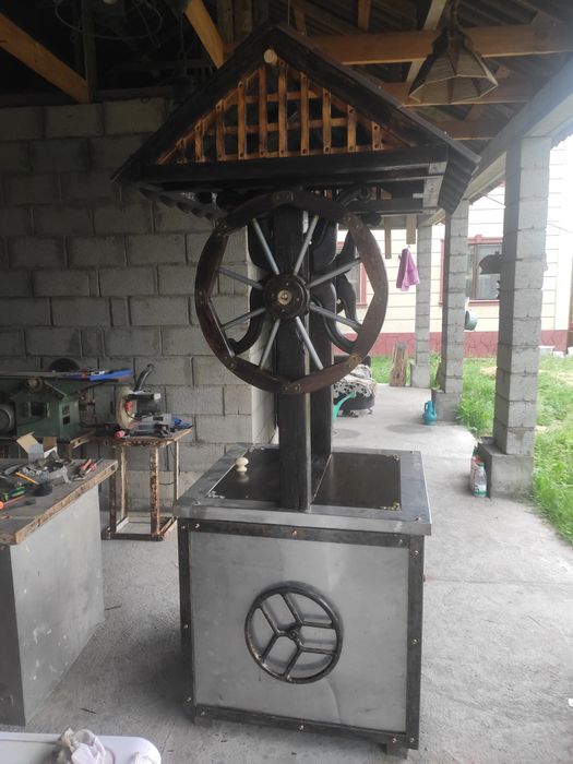 Декоративный колодец