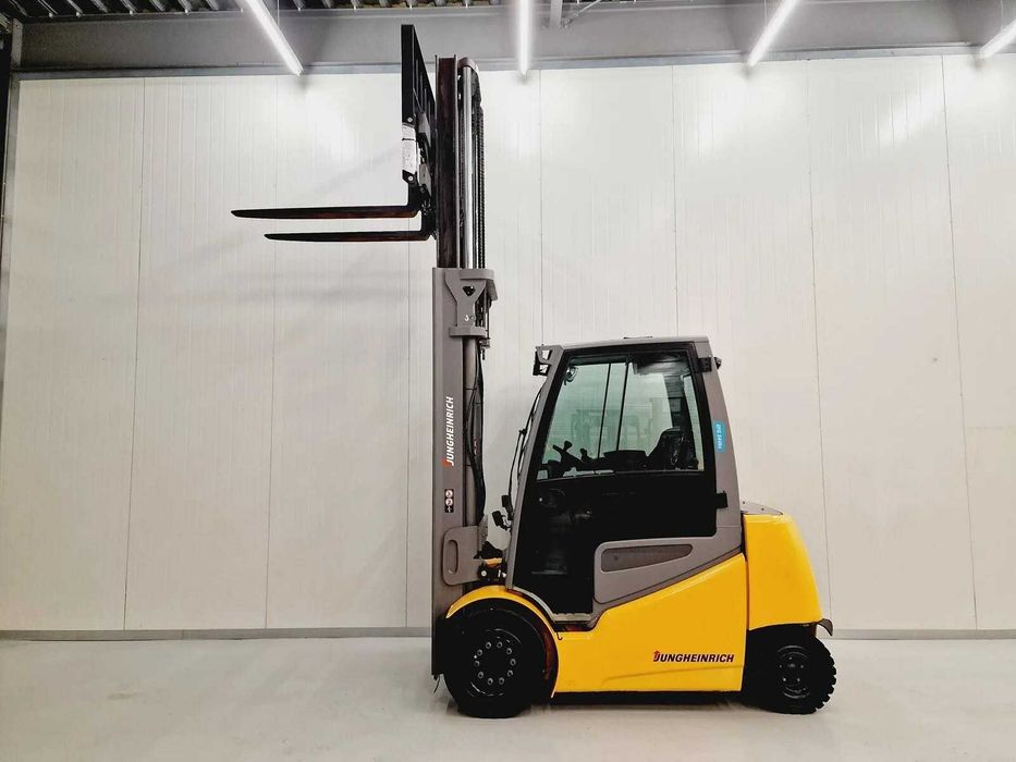 Electrostivuitor Stivuitor 4 tone Jungheinrich EFG 540ks  an 2019