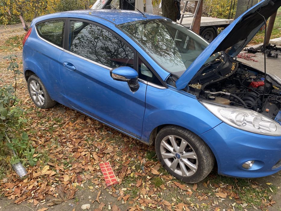 Dezmembrez sau vand Ford Fiesta 1.3 benzina 60 kw