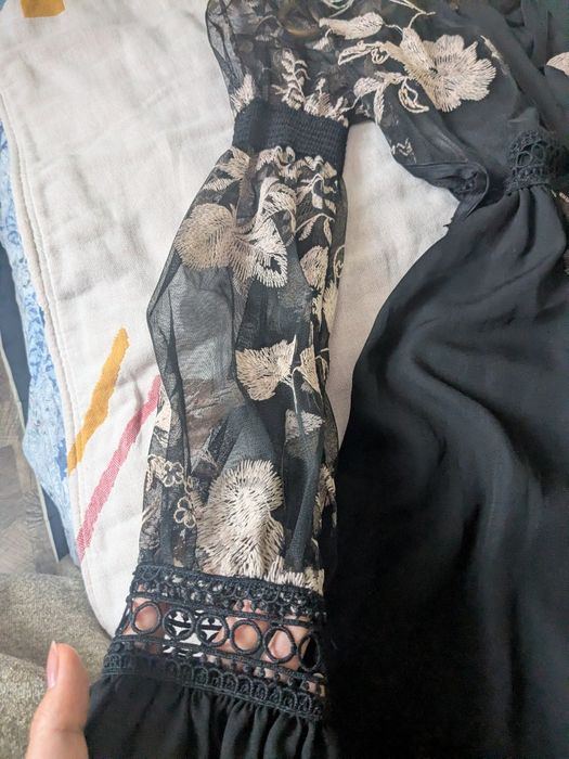 Платье вечернее с перьями