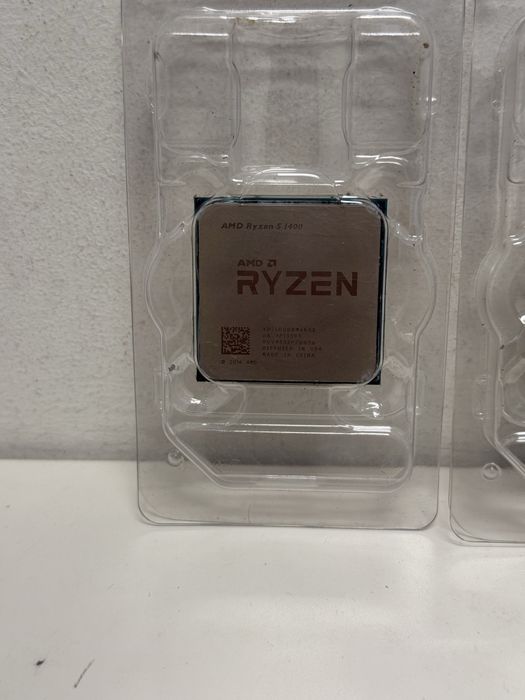 De vânzare 2 procesoare AMD Ryzen – 2400G și 1400