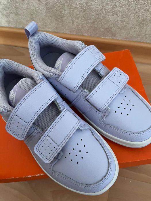 Продам кроссовки nike для девочки