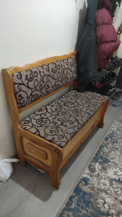 Продам Кухонный уголок .