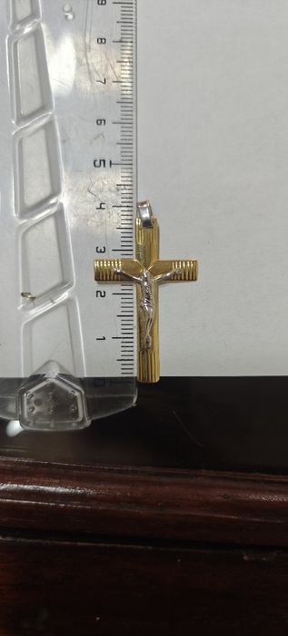 Cruce aur 18k 2.2gr (r)