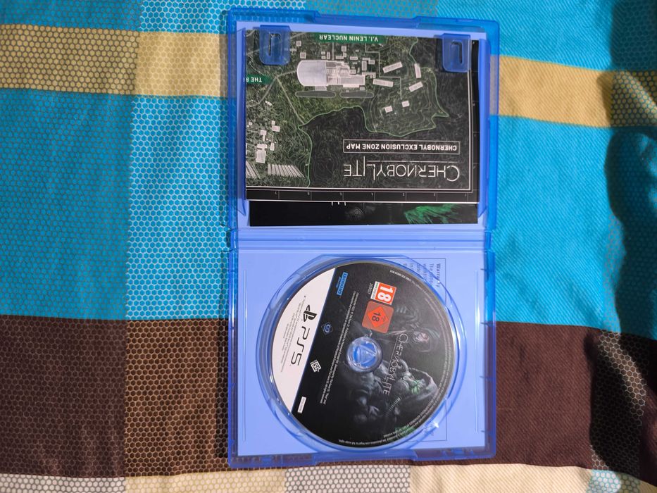 Продавам една игра за PS4 и две за ps5