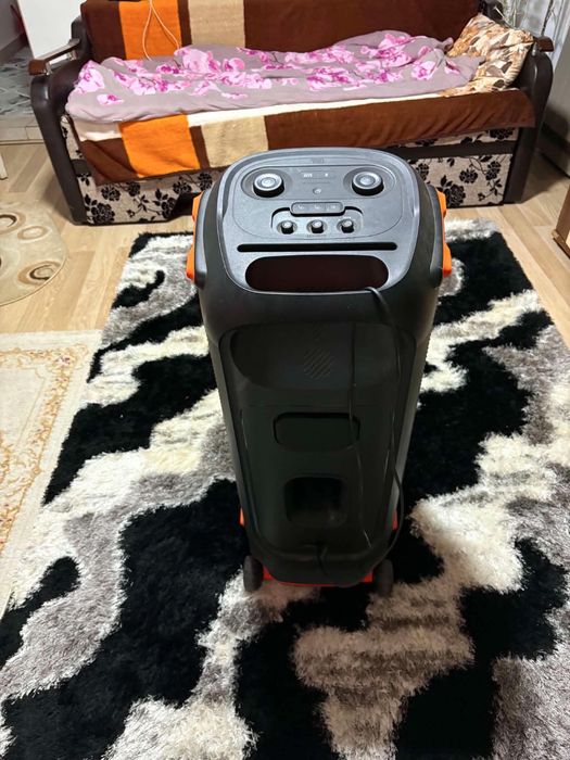 Vând boxa Jbl partybox 710