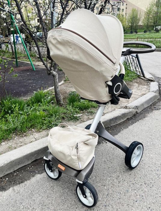 Коляска прогулочная Stokke Xplory