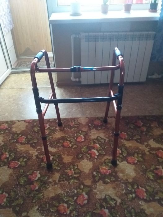 Продаю ходунки для взрослых