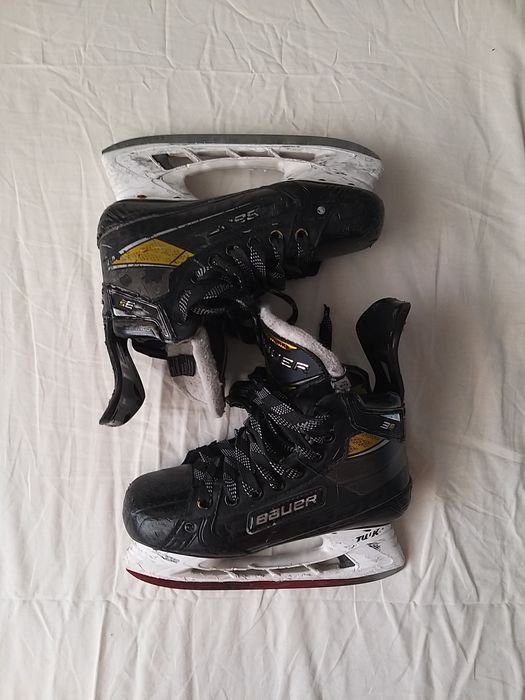 Коньки хоккейные